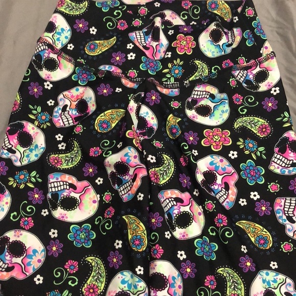 ABS2B sugar skull scrunch butt leggings - Picture 3 of 5